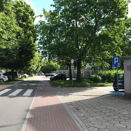 Piastowska 72 *